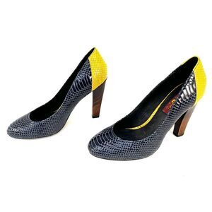 7 For All Mankind Veta Round Toe Pumps 4” Heel Snake Skin Yellow & Navy Size 8